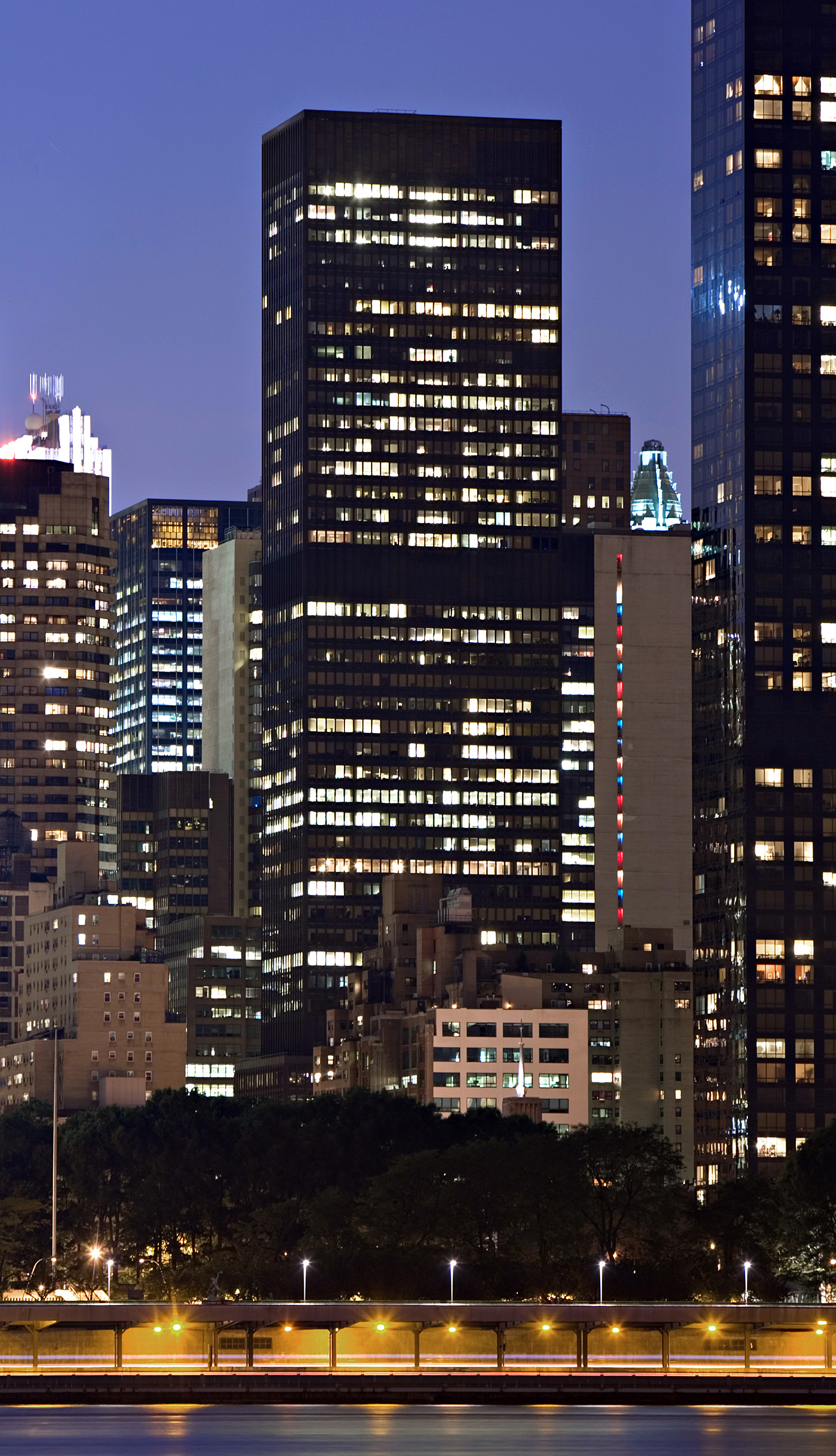 1 Dag Hammarskjold Plaza, New York City - Night view from Queens. © Mathias Beinling